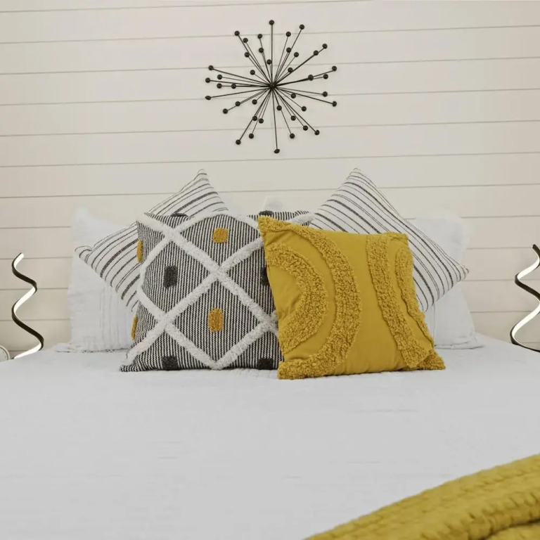 New The Yellow Beacon-luxury Shipping Container