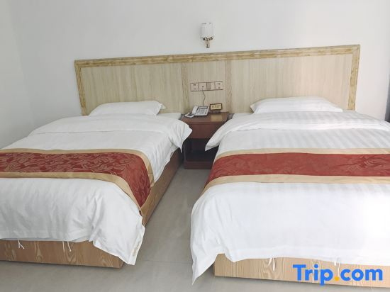 Xiaobai Hotel (Yiheng Night Market High Speed Rail Station)