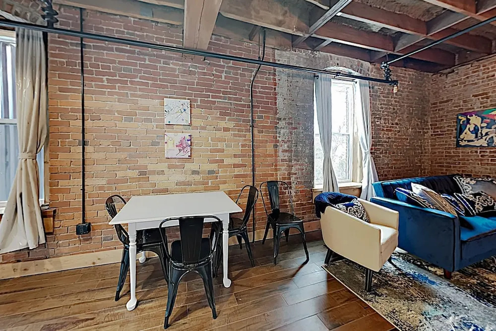 New Listing! Contemporary At The 1865 1 Bedroom Condo