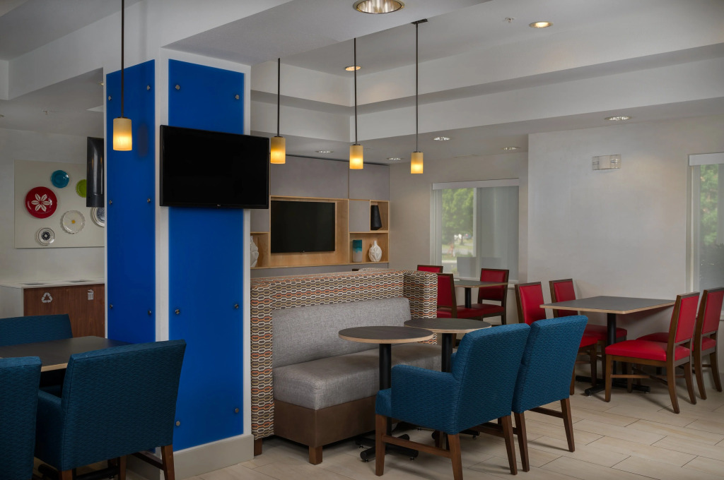 Holiday Inn Express Independence - Kansas City by IHG