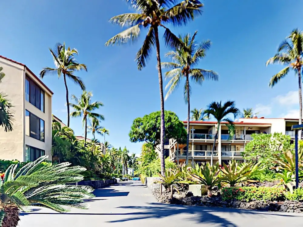 Unobstructed Oceanfront! 2br + Loft W/ Lanai, Pool 2 Bedroom Condo