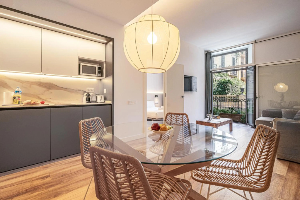 Happy Apartments
