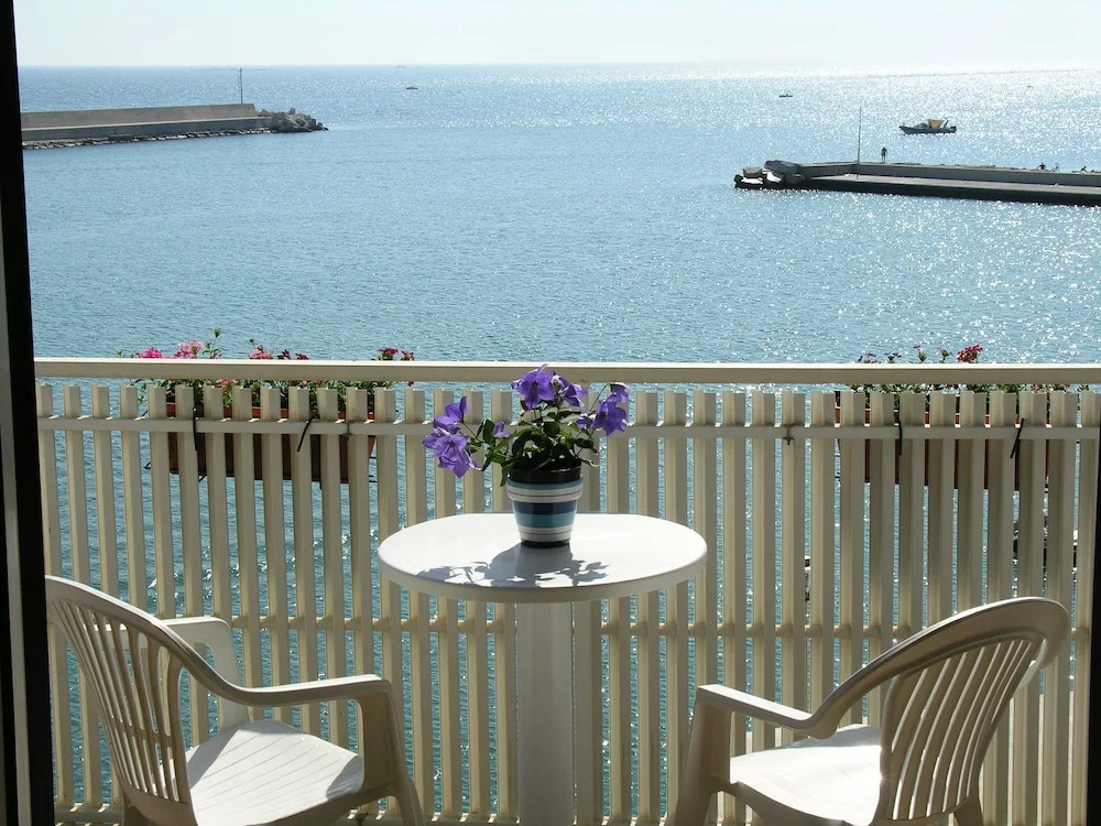 B&B LA BAIA sul mare