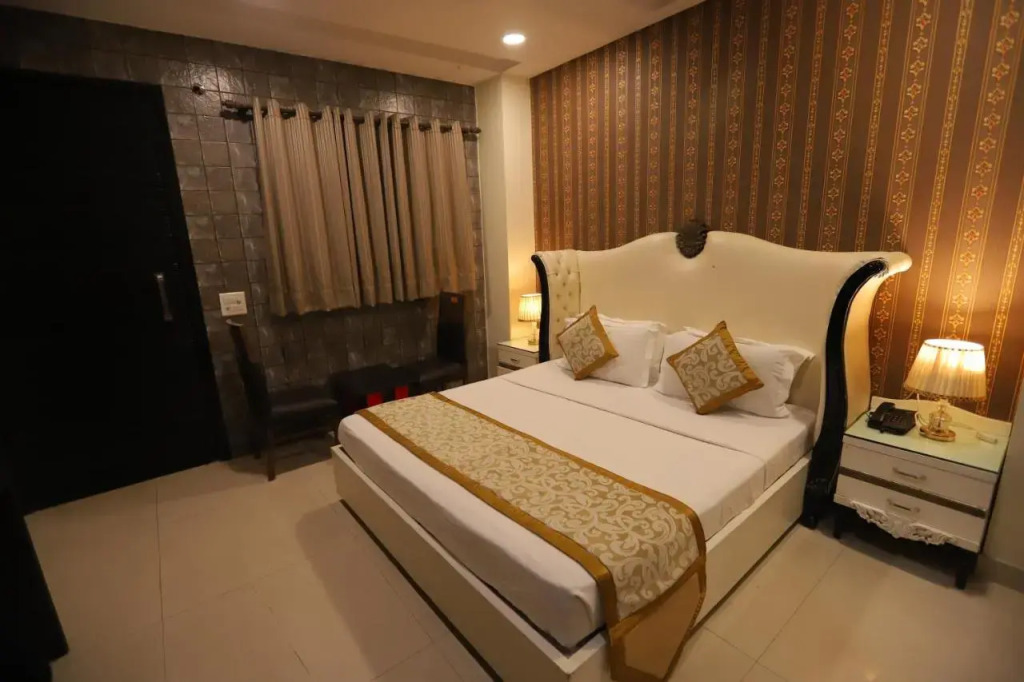 Hotel Vivah Residency Couple Friendly Pashim Vihar