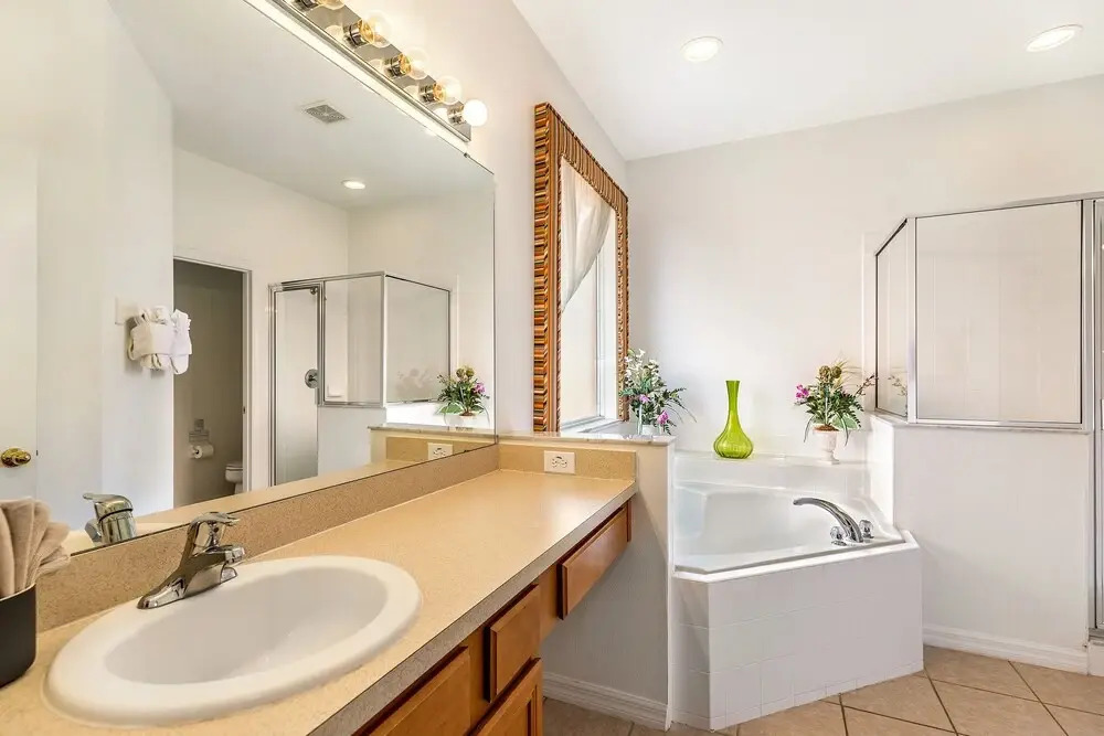 South Facing Pool, Spa & Games Room