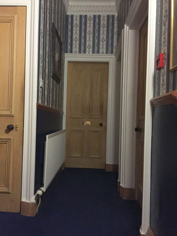 Lauderville guest house