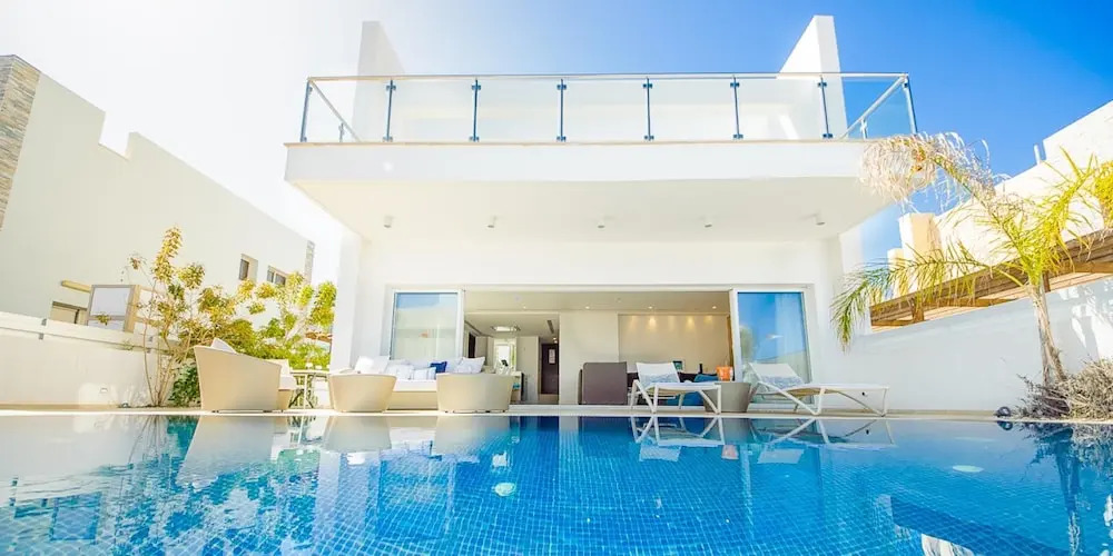 Rent Private Villa 100