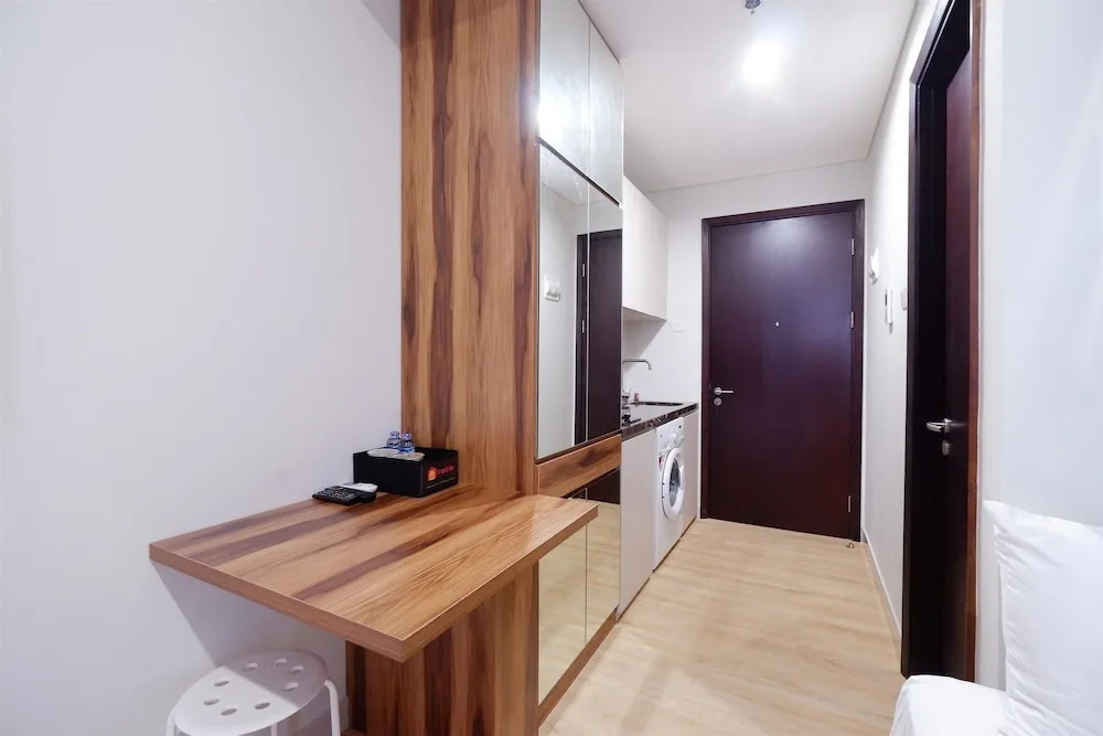 Strategic Location Studio Puri Mansion Apartment