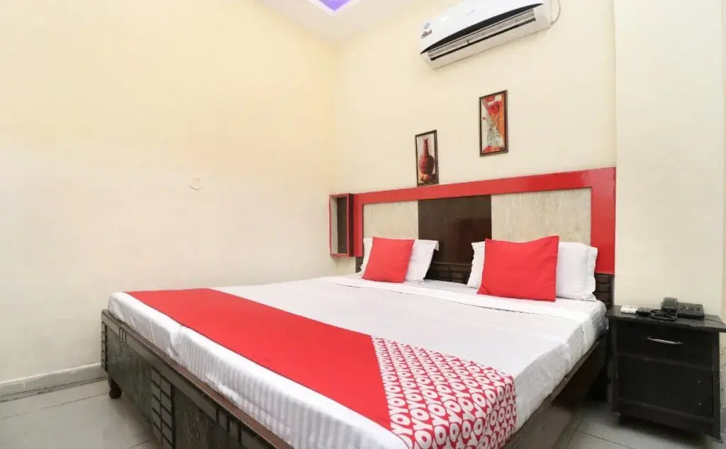 Hotel Lions Den By OYO Rooms