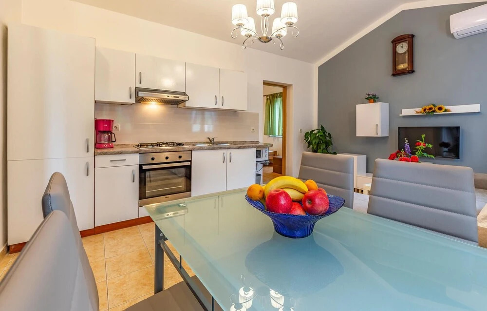 2 Bedroom Stunning Home In Medulin