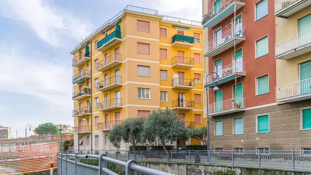 Betti 46 in Rapallo With 1 Bedrooms and 1 Bathrooms