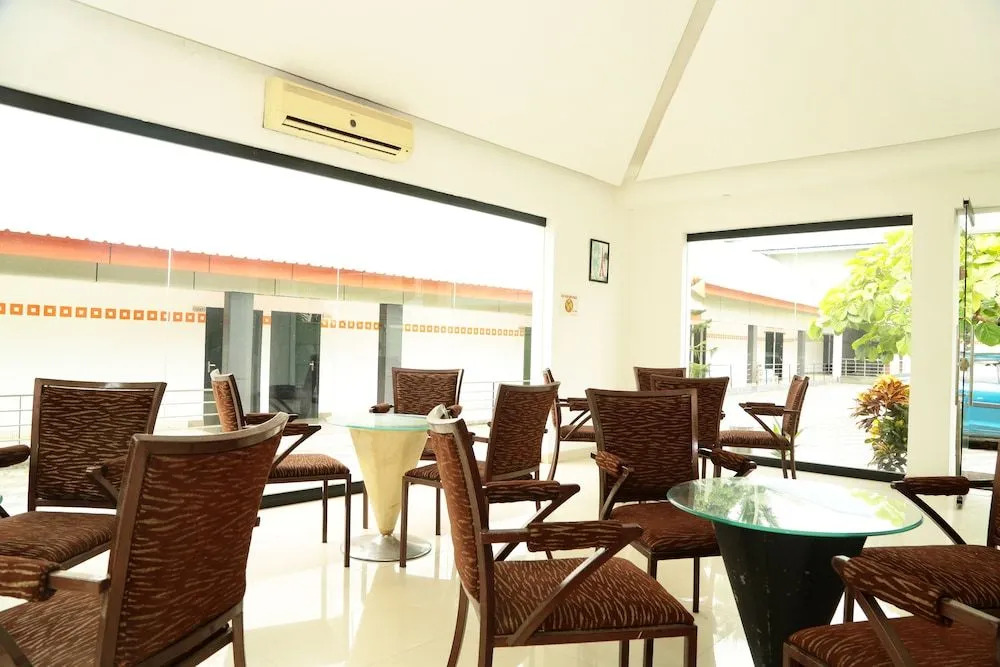 Super Collection O Kalady Near Airport