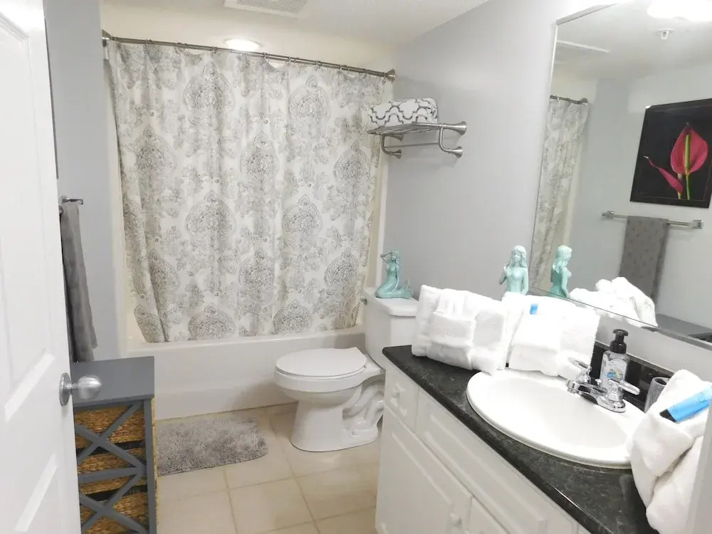 Yacht Club S #1-202 2 Bedroom Condo by Redawning