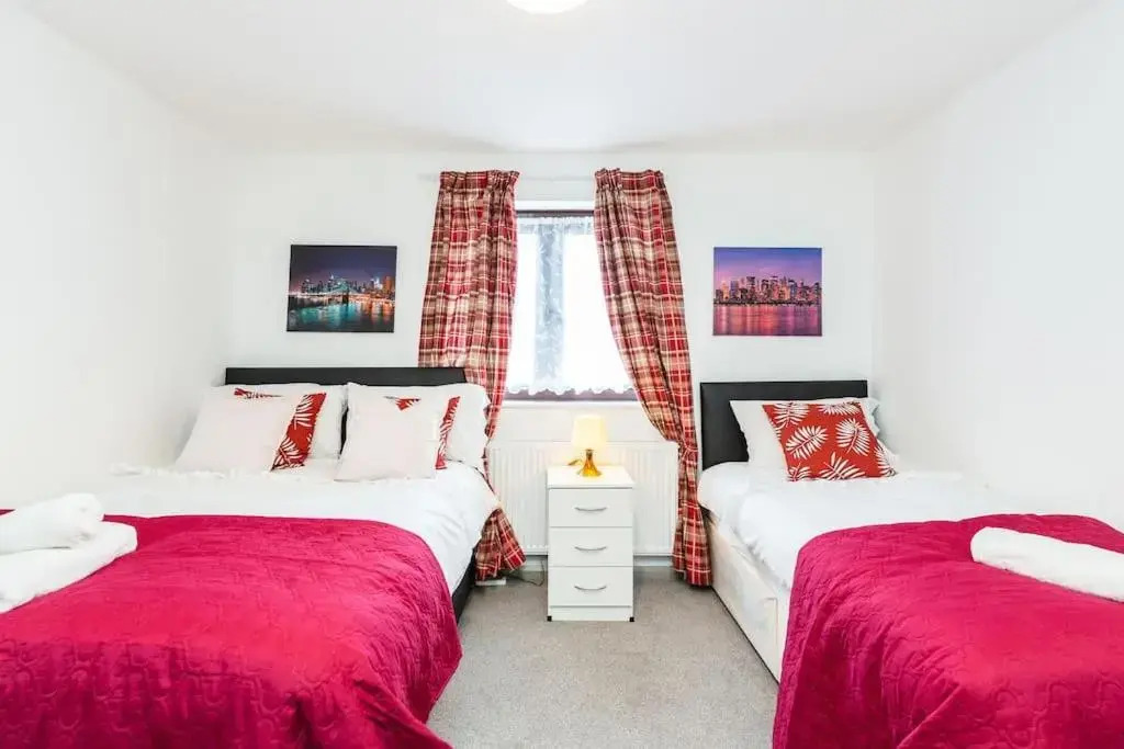 Cosy 2-bed House! Dagenham! Free Parking