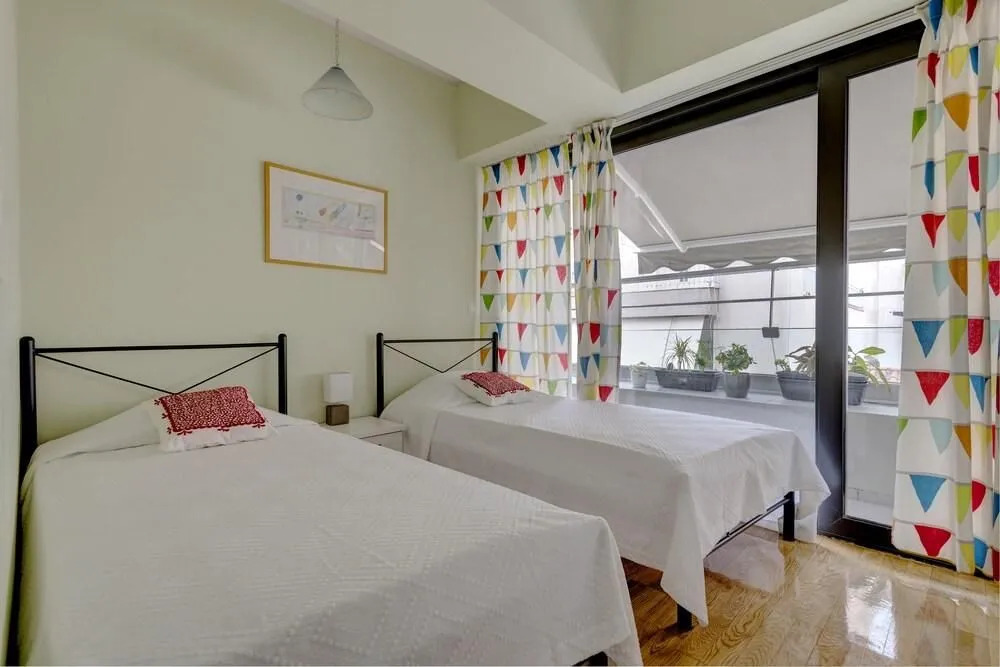 Minimal apt next to Acropolis