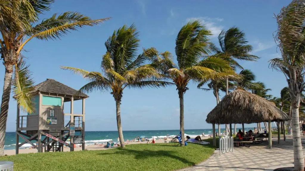 Club Lux Resort By The Beach