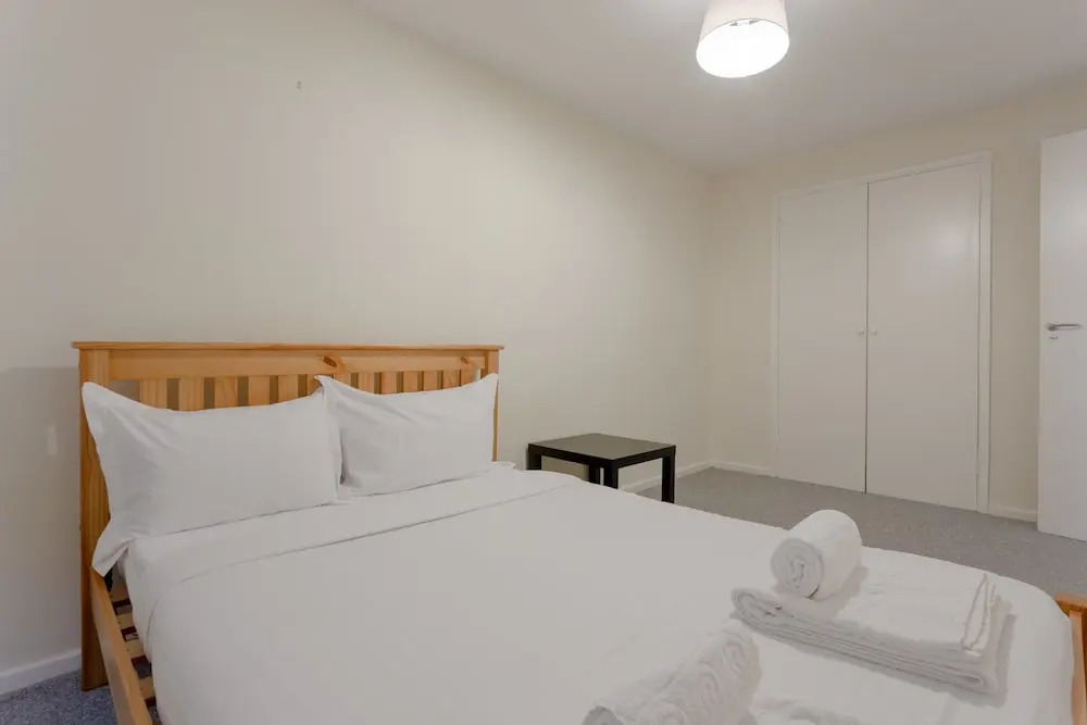 Spacious 2 Bedroom House in Bow