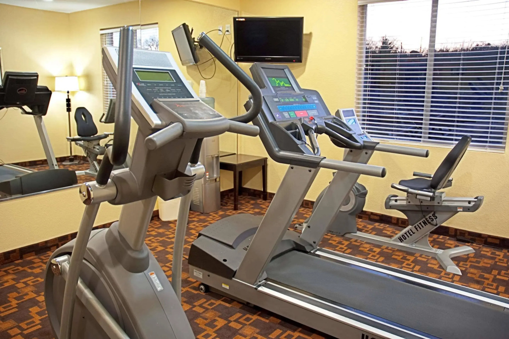 Best Western Plus Bowie Inn & Suites