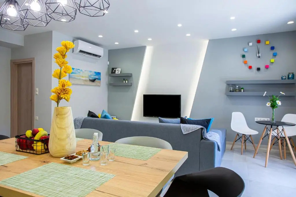Swallow Apartment