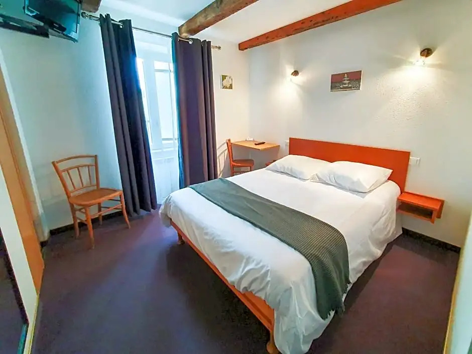 Hôtel Les Tilleuls de Pareloup à Salles-Curan