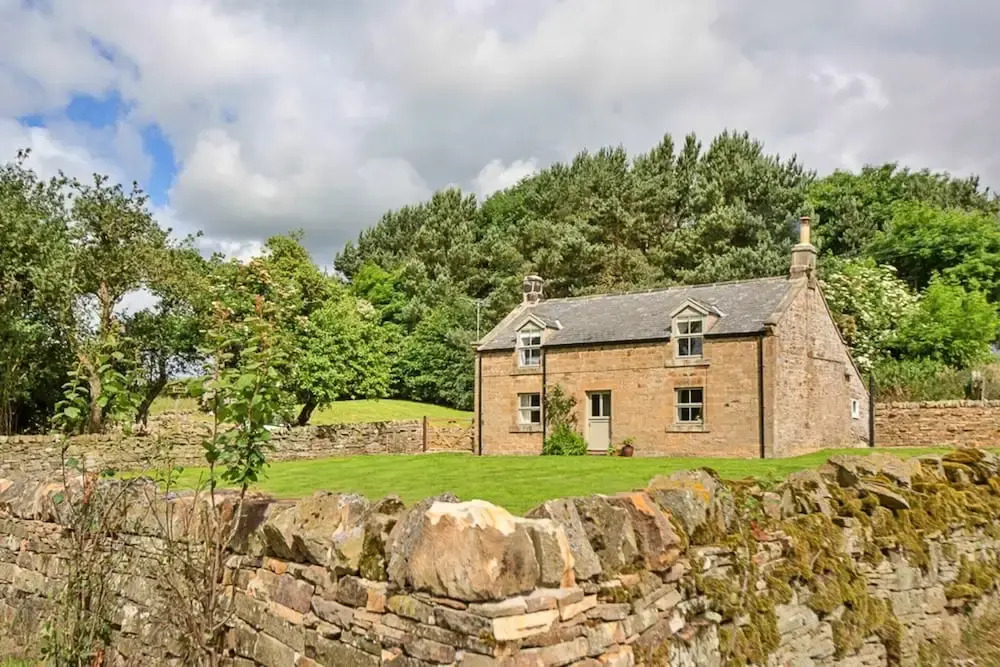 Pet-friendly Cottage in Belsay, No Deposit