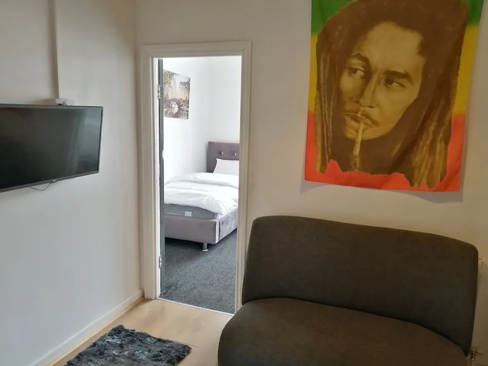 Fun 4-bed Apartment in Birmingham Central