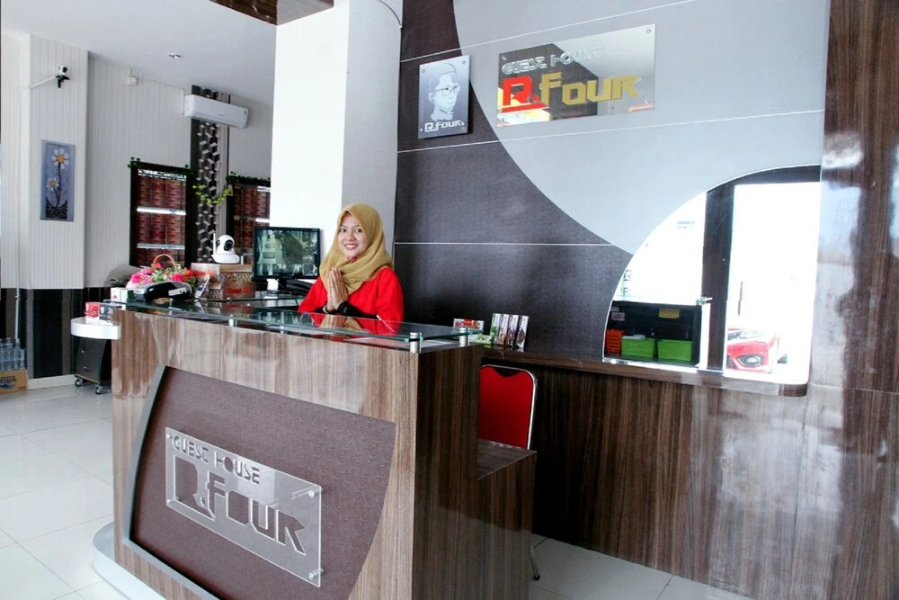 OYO 861 R Four Hotel