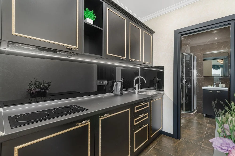 Gagarin Plaza Luxury Sea View Apartments