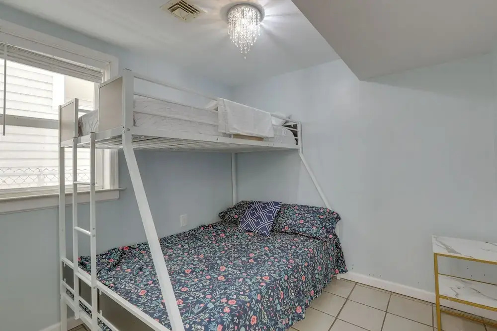 Lovely Abode: Walk to Seaside Heights Boardwalk!
