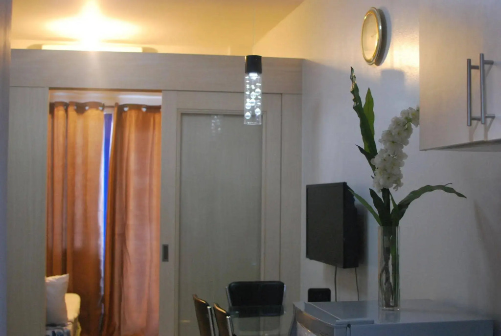Premiere Haven MOA Staycation