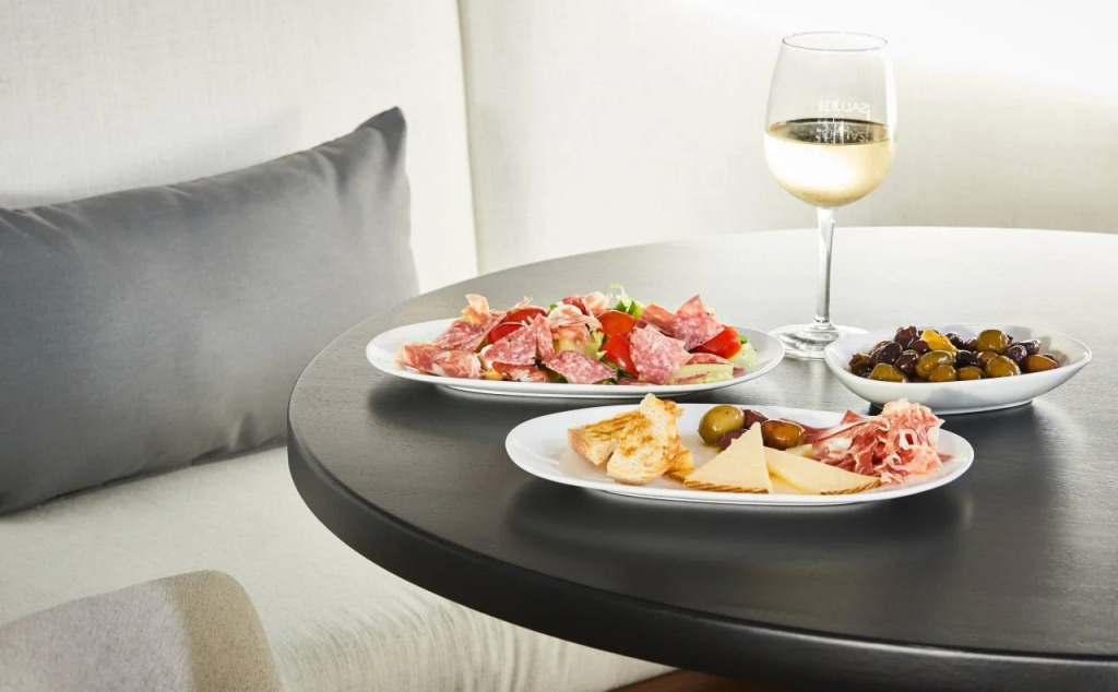 AC Hotel by Marriott Tampa Airport