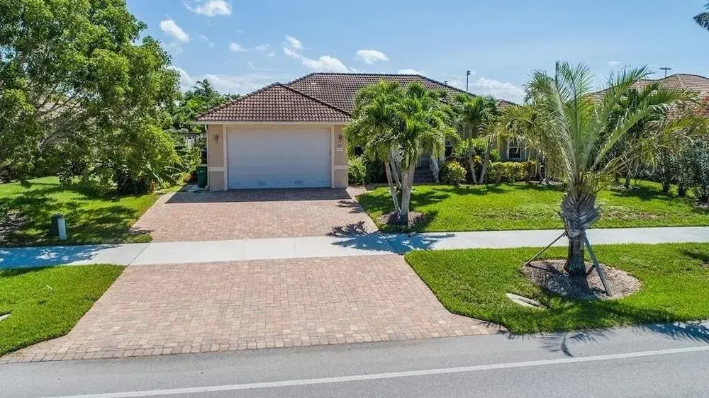 Heathwood Private Home #40529 3 Bedrooms 3 Bathrooms Home