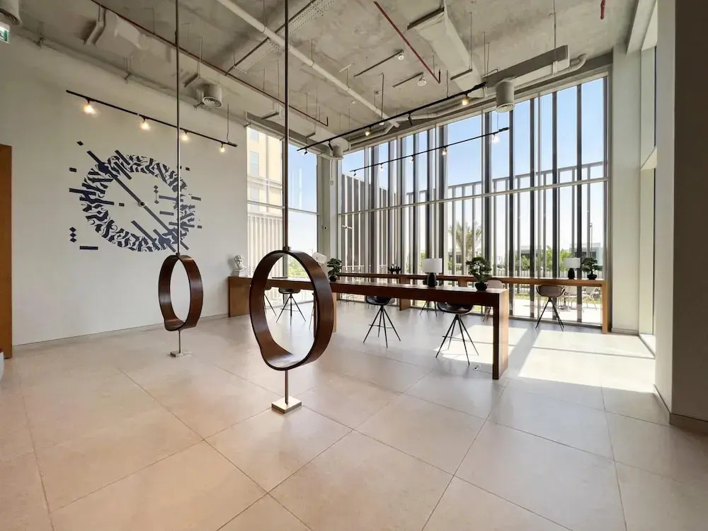 Modern Boho 1BR Sleeps4 Balcony Pool Gym Dxbhills