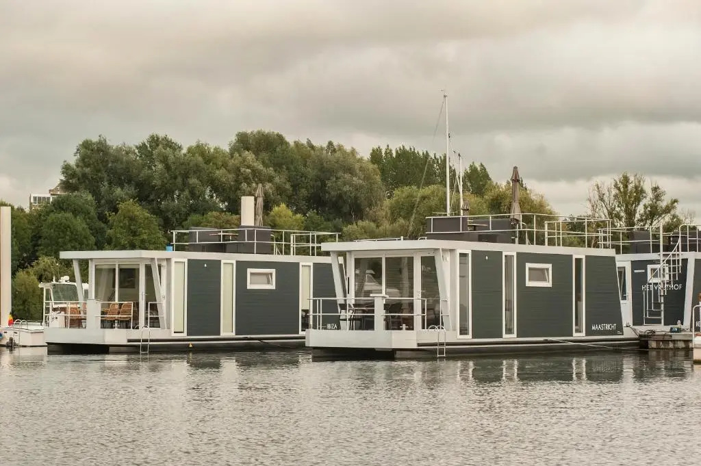 Tiny floating house, Mallorca