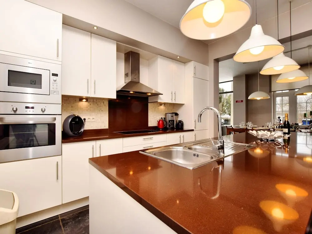 Luxurious Holiday Home in Courtil with Hot Tub