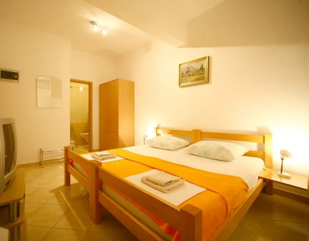 Apartments by the sea Baska Voda, Makarska - 21774