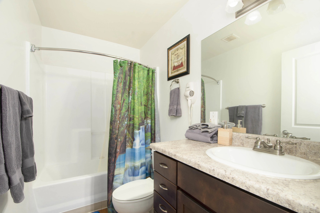 HUGE 2 Bedroom historic loft | Downtown Denver