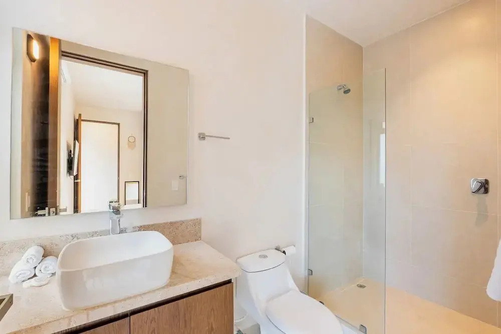 Beautiful 2 Bedroom Apartment