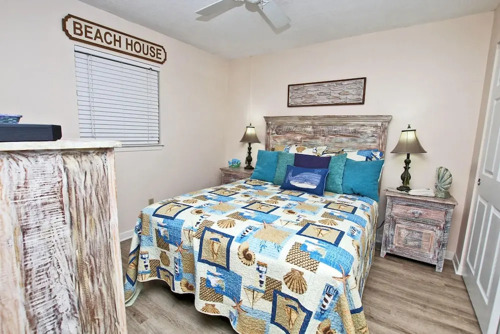Boardwalk 784