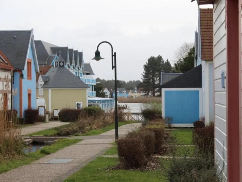 Maison Familiale avec Terrasse, 2 Chambres, Accès Plage et Golf - Animaux Bienvenus - FR-1-482-57
