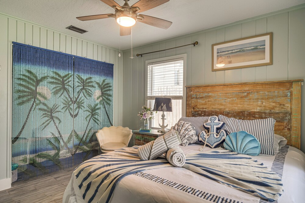 Near Beach & Corey Ave! Walkable Snowbird Escape