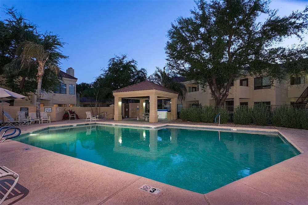 Home Suite Home 3 BR by Casago