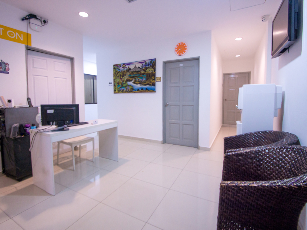 OYO 89618 Delegant Hotel