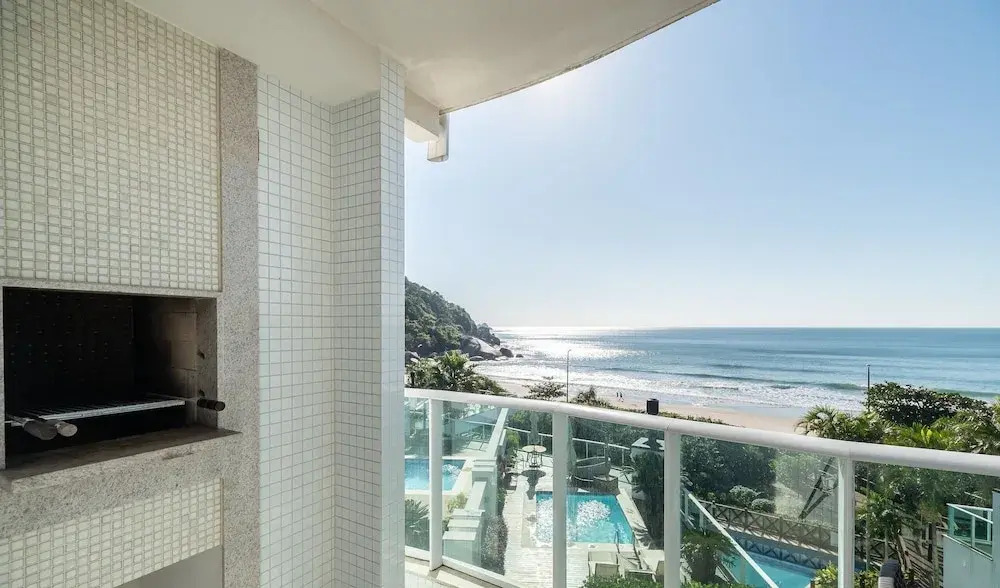 VDT - Apartments 180m From Bombas Beach