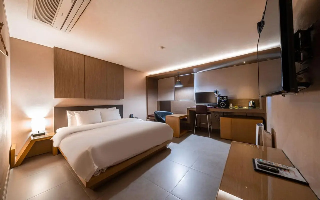 Valentine Hotel