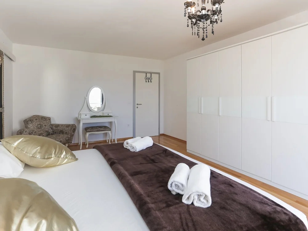 Wonderful 5 bedroom villa with private swimming pool, amazing sea view terrace