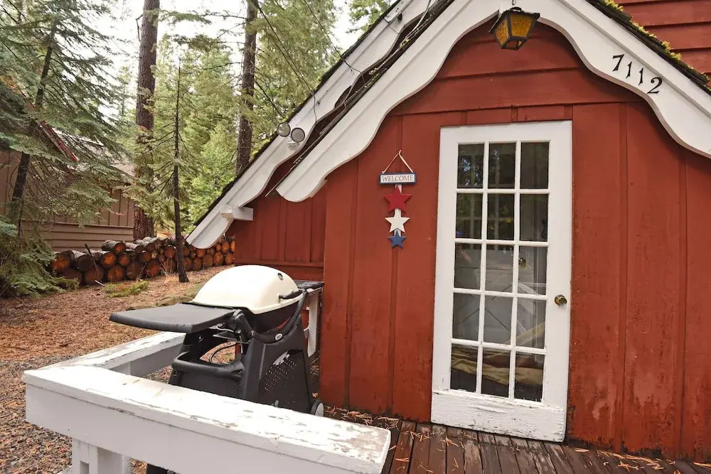Woodland Chalet 2 mi From Beach Access!