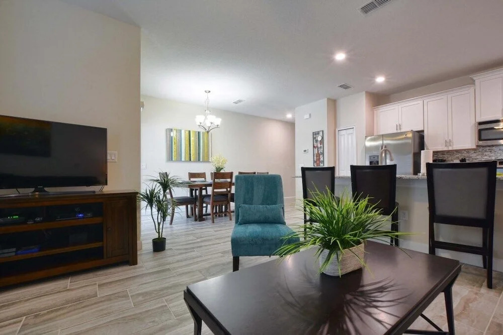 Storey Lake-4 Bedroom Townhome W/spashpool-1616st Townhouse