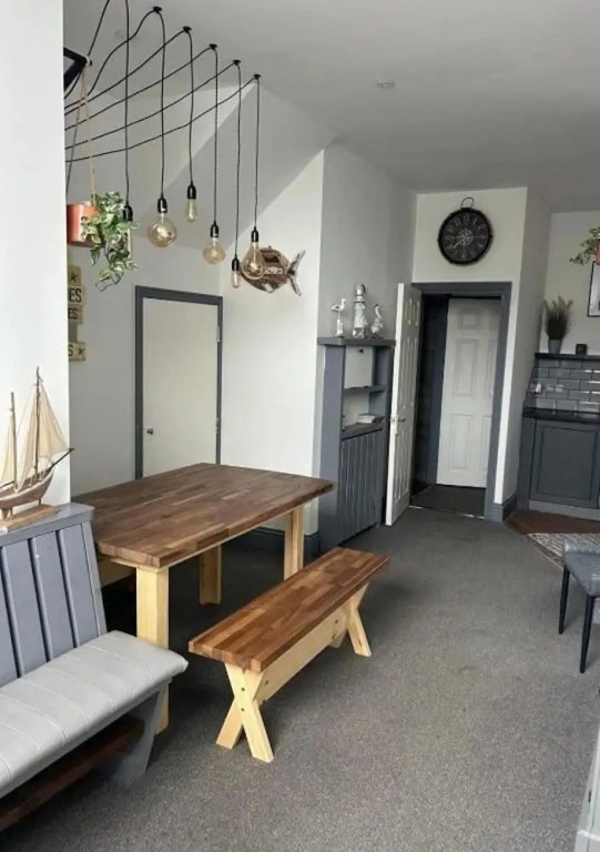 Apartment Sleeps 6 With Hot Tub