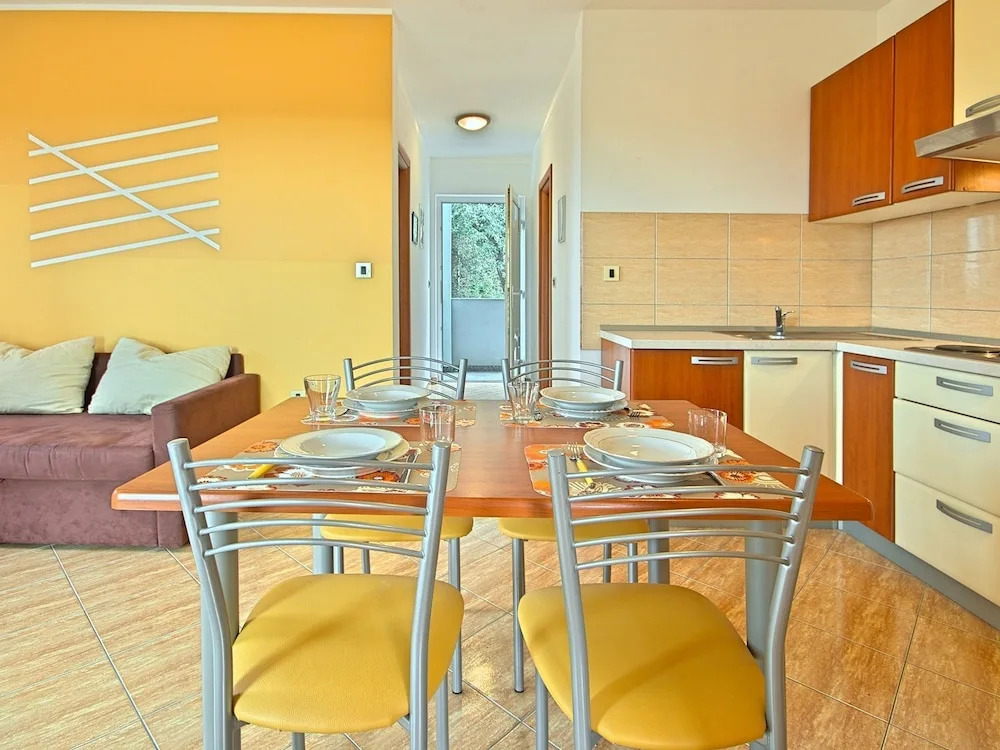 Well Maintained Apartment With Shared Pool With Children's Pool, 2 km From the Beach